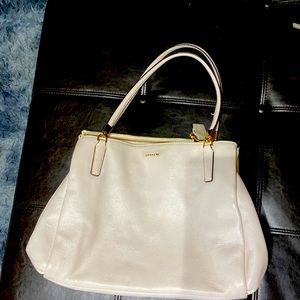 Coach purse three pockets